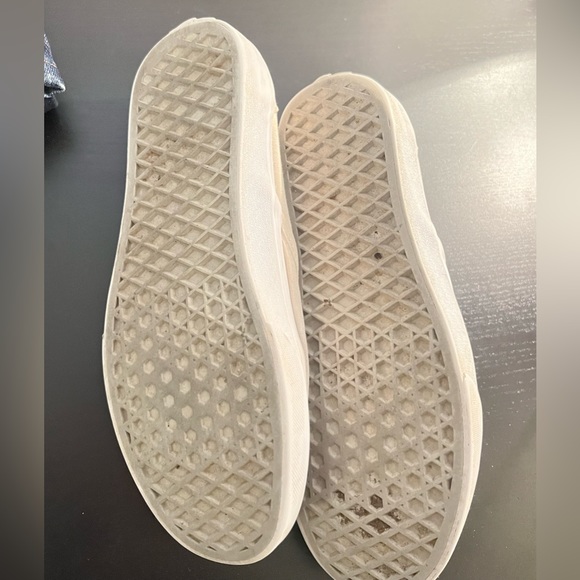White vans - Picture 4 of 5